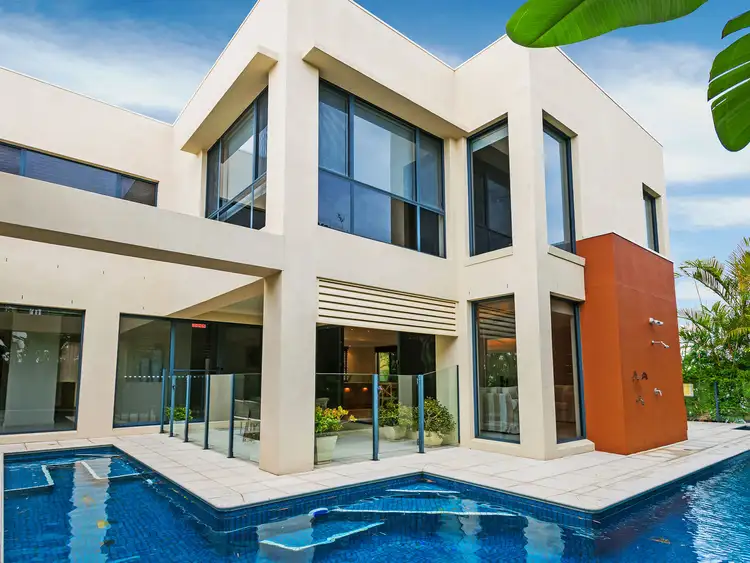 15 King Charles Drive, Sovereign Islands QLD 4216