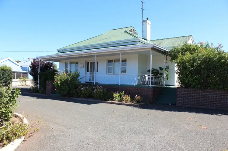 11 Hopetoun Avenue, Northam WA 6401