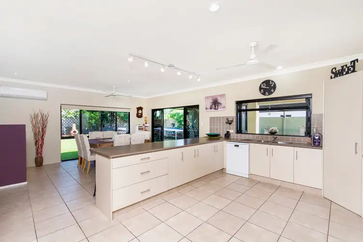 31 Riflebird Crescent, Mossman QLD 4873