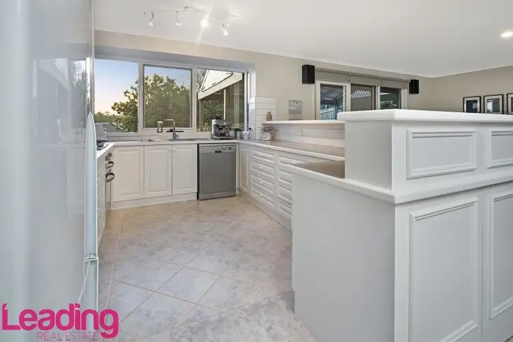 Fifth view of Homely house listing, 2 Slim Court, Sunbury VIC 3429