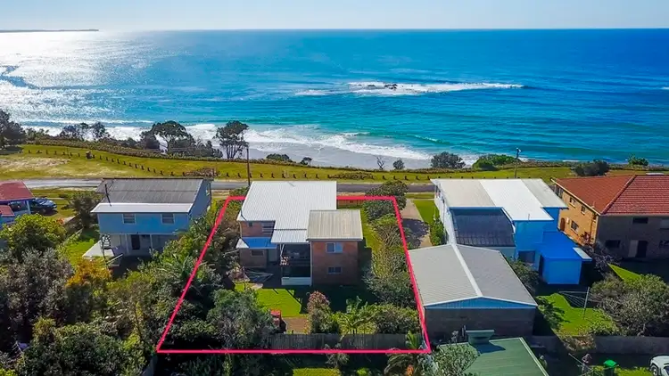 31 WARATAH CRESCENT, Minnie Water NSW 2462