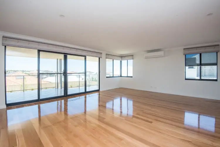 Sixth view of Homely house listing, 10 Tobar Road, Dalyellup WA 6230