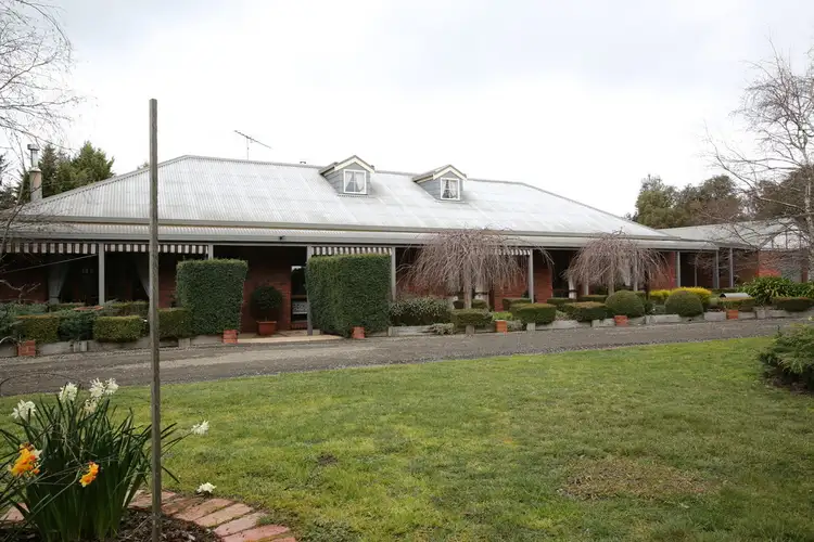 33 Crook Court, Ballan VIC 3342