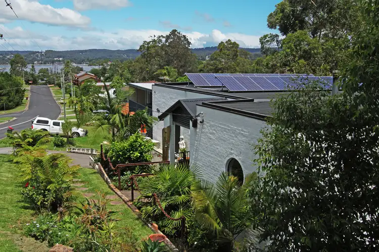 79 Berrima Parade, Surfside NSW 2536