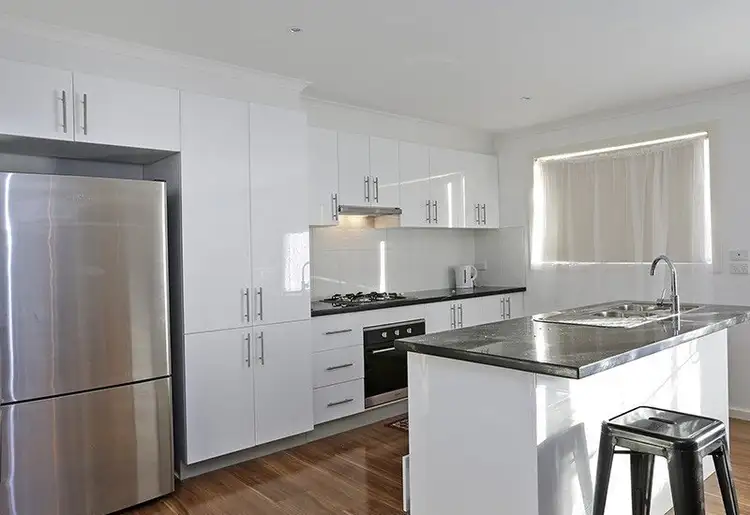 2/15 Watsonia Grove, Norlane VIC 3214