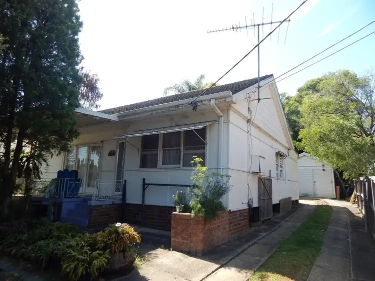 10 Laurel Street, Carramar NSW 2163