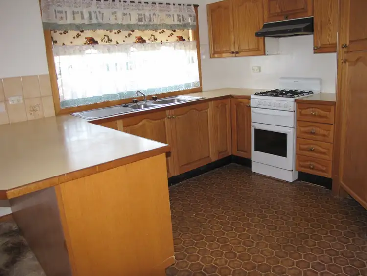 Fifth view of Homely unit listing, 2/86 Vale St, Moe VIC 3825