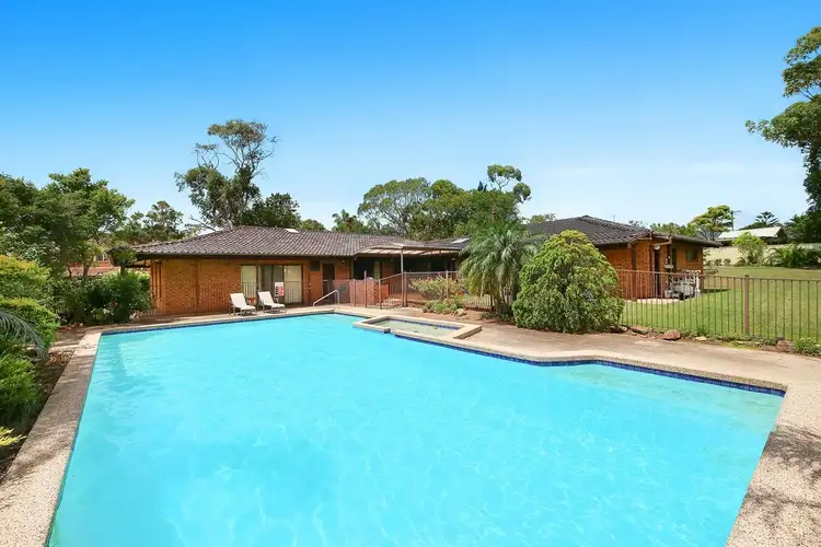 7 Friendship Close, Bateau Bay NSW 2261