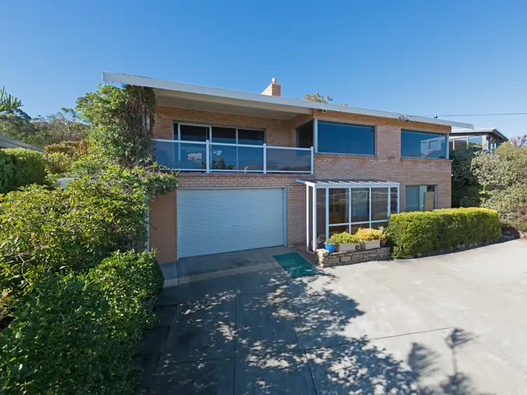 17 Cornwall Street, Rose Bay TAS 7015