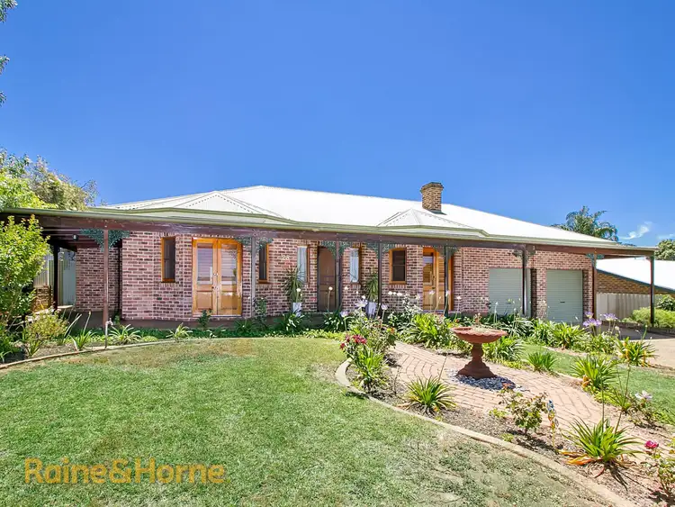 28 Amaroo Street, Kooringal NSW 2650