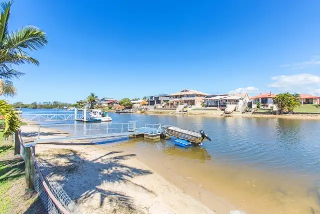 10 Bosun Boulevard, Banora Point NSW 2486