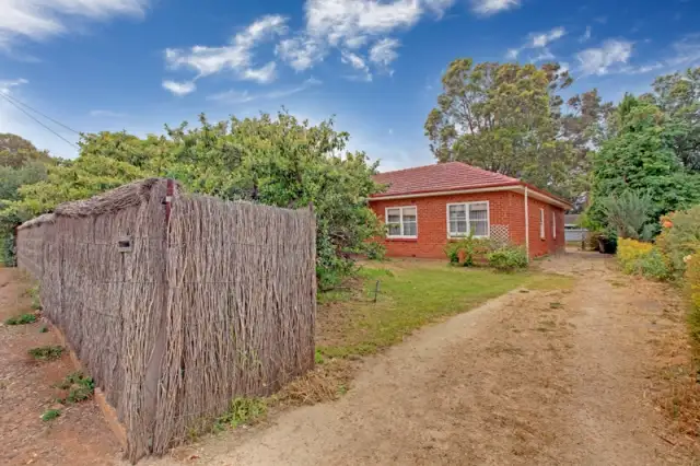 1 Woodfield Avenue, Warradale SA 5046