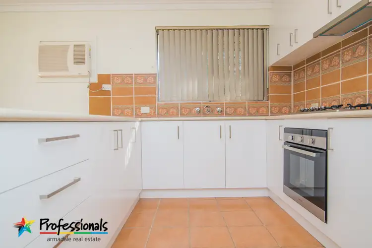 Fifth view of Homely house listing, 4 Gilbey Crt, Camillo WA 6111