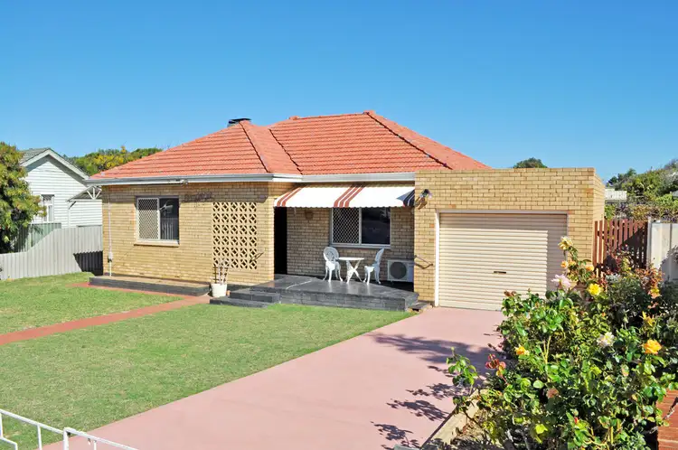 111 Burgess Street, Beachlands WA 6530