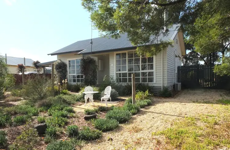 8 Homebush Road, Avoca VIC 3467