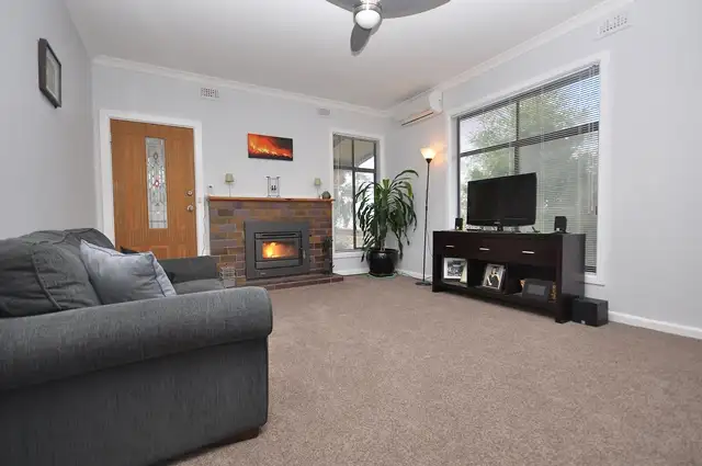 Fifth view of Homely house listing, 4 Nirimba Avenue, Tallangatta VIC 3700