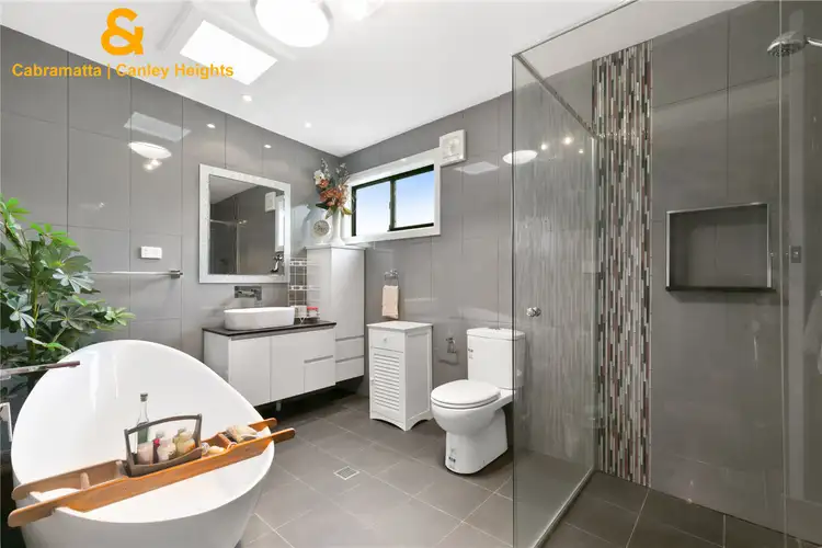 52 Goodacre Ave, Fairfield West NSW 2165