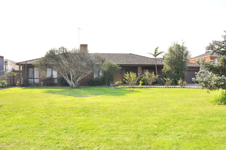 52-54 Kennington Park Drive, Endeavour Hills VIC 3802