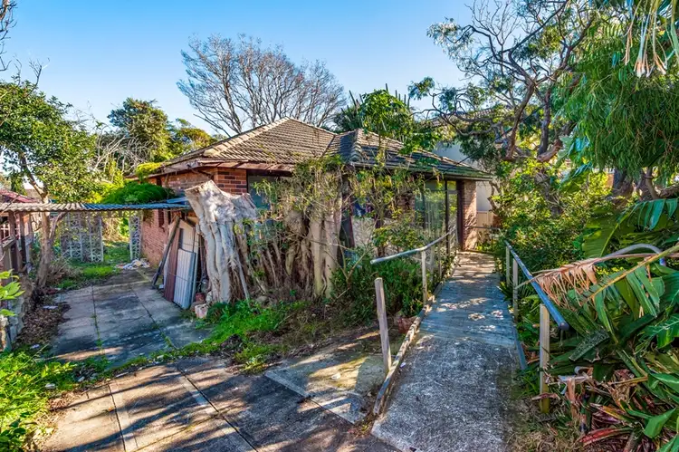 1355 Anzac Parade, Chifley NSW 2036