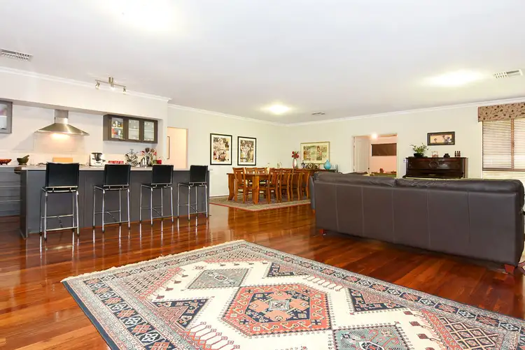 24 Leschenault Parade, Australind WA 6233