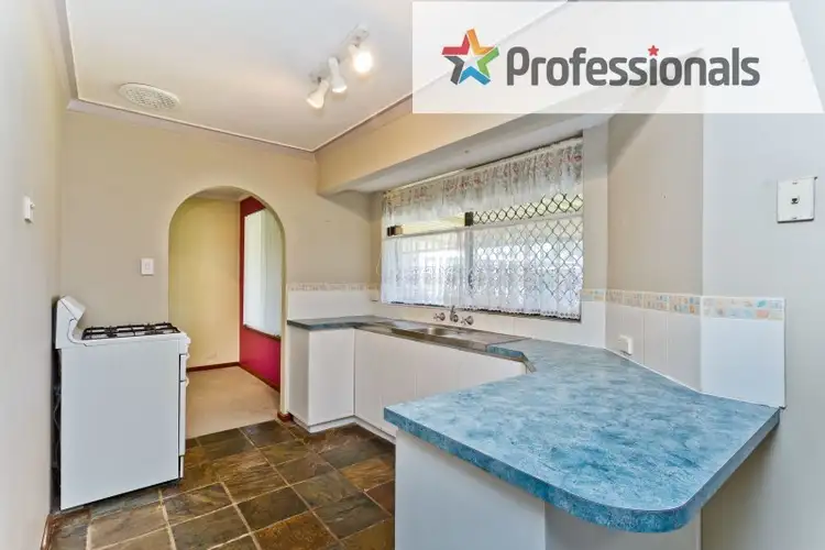 Fifth view of Homely house listing, 9 Heron Court, Camillo WA 6111