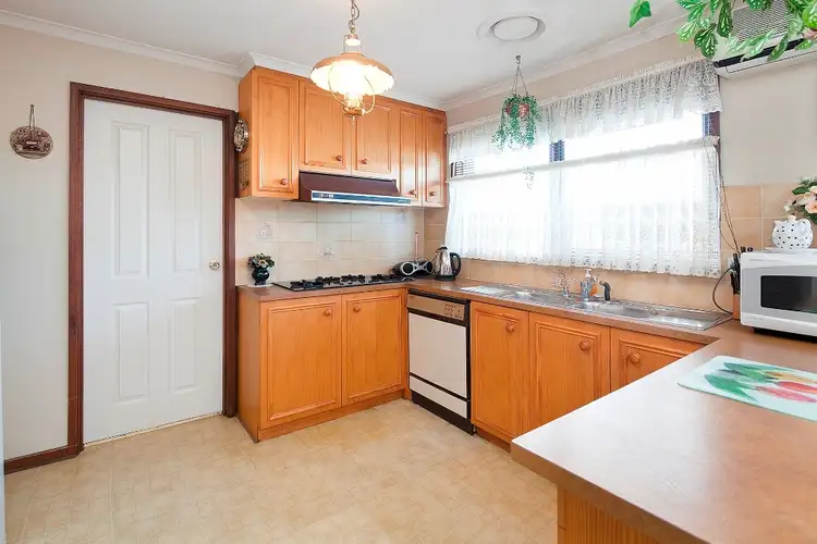 Fifth view of Homely house listing, 6 Nyora Close, Endeavour Hills VIC 3802