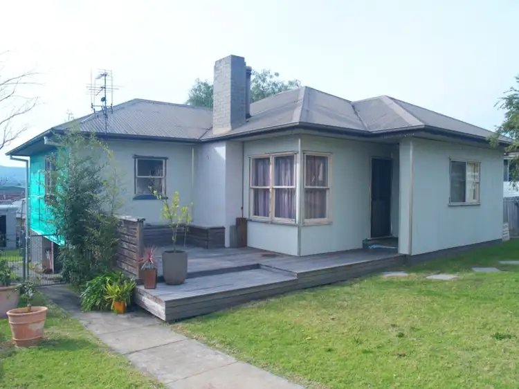 1 Blomfield Ave, Bega NSW 2550