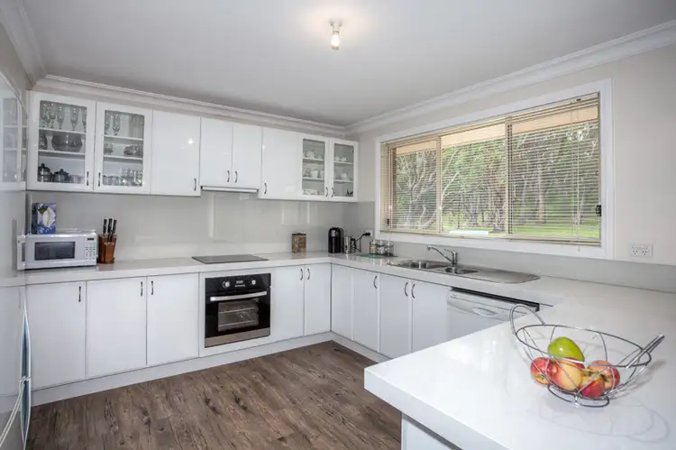 75 Outawood Rise, Gisborne VIC 3437