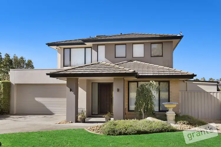 24 Fairways Boulevard, Cranbourne North VIC 3977