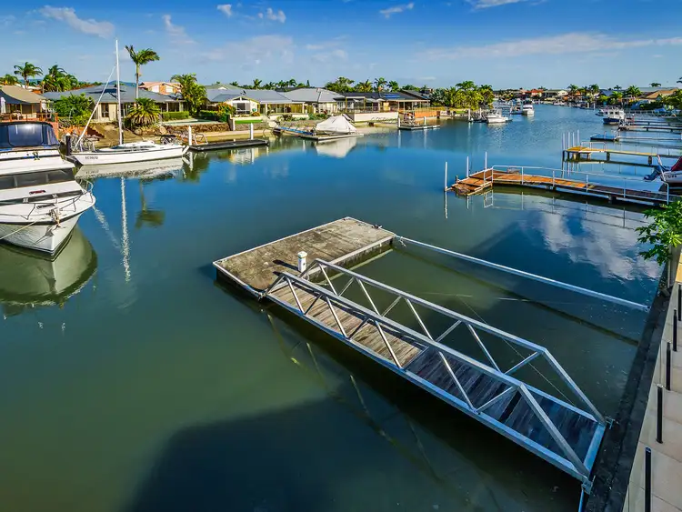 6 Seaspray Street, Paradise Point QLD 4216