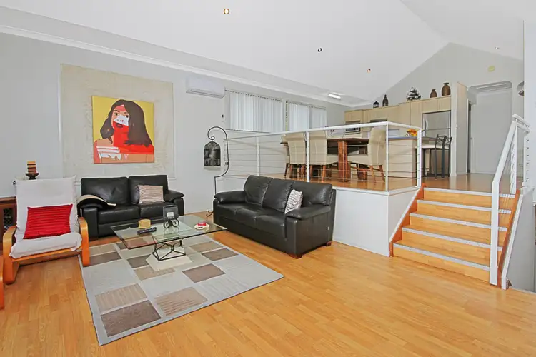 2/304 Beach Road, Batehaven NSW 2536