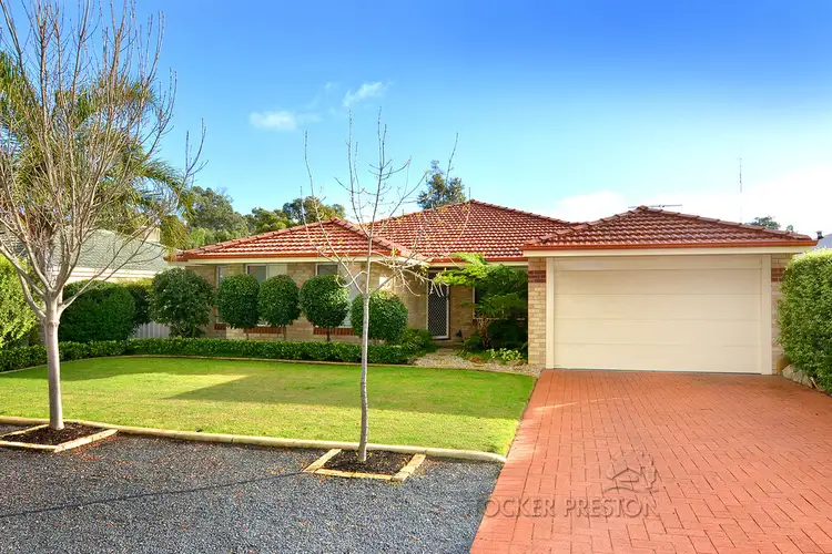 6 Hertford Elbow, College Grove WA 6230