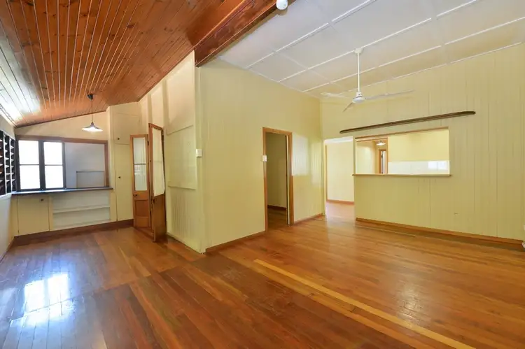 292 Kamerunga Rd, Freshwater QLD 4870