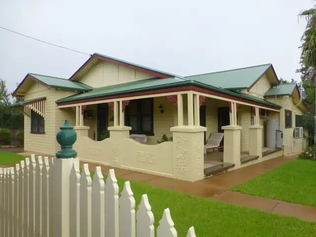 90 Euchie Street, Peak Hill NSW 2869
