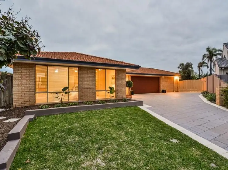 15 Brockwell Place, Hillarys WA 6025