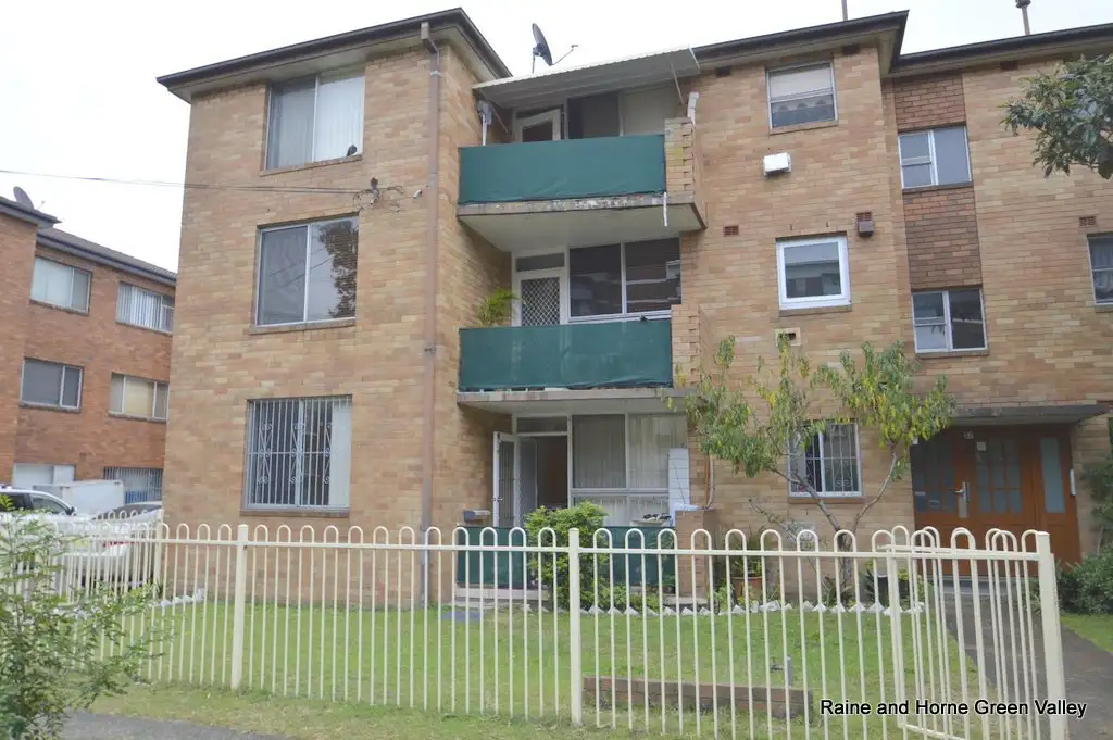 Main view of Homely house listing, 1/37 Mascot Drive, Eastlakes NSW 2018