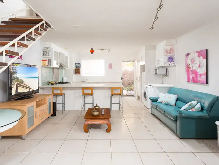 Unit @ 104 Albatross Avenue, Mermaid Beach QLD 4218