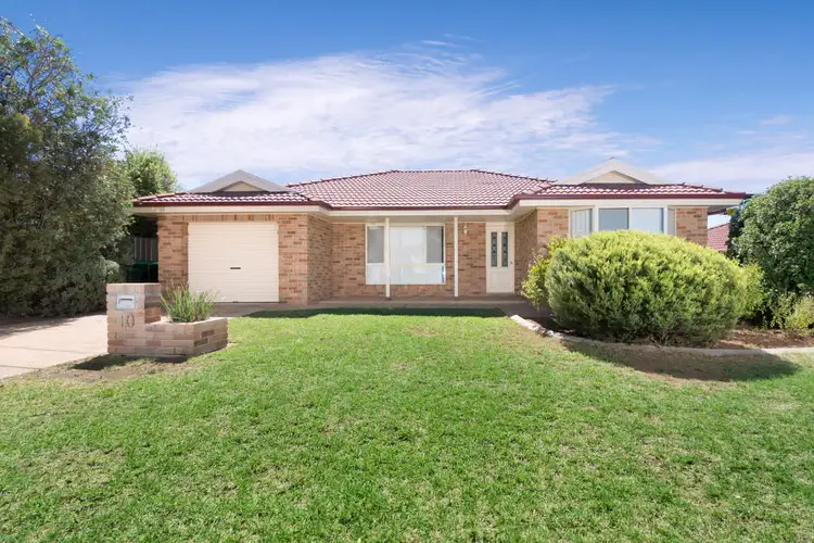 2/10 Illeura Road, Bourkelands NSW 2650