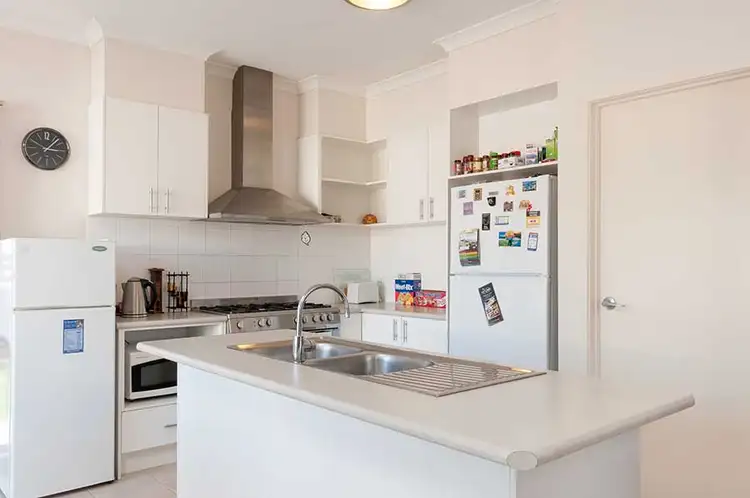 Second view of Homely house listing, 21 Highbury Circuit, Craigieburn VIC 3064