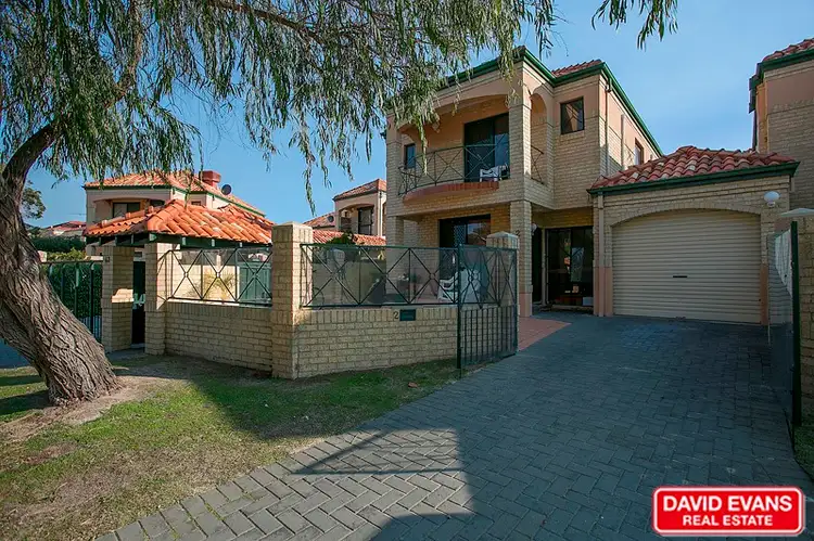 2/62 Broadbeach Boulevard, Hillarys WA 6025