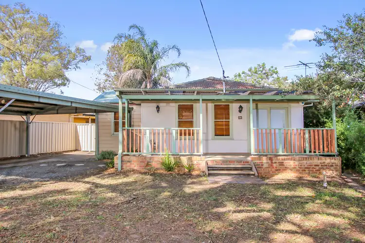 33 Salamaua Crescent, Holsworthy NSW 2173