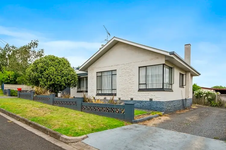 Second view of Homely house listing, 2 Kalimna Crescent, Mount Gambier SA 5290