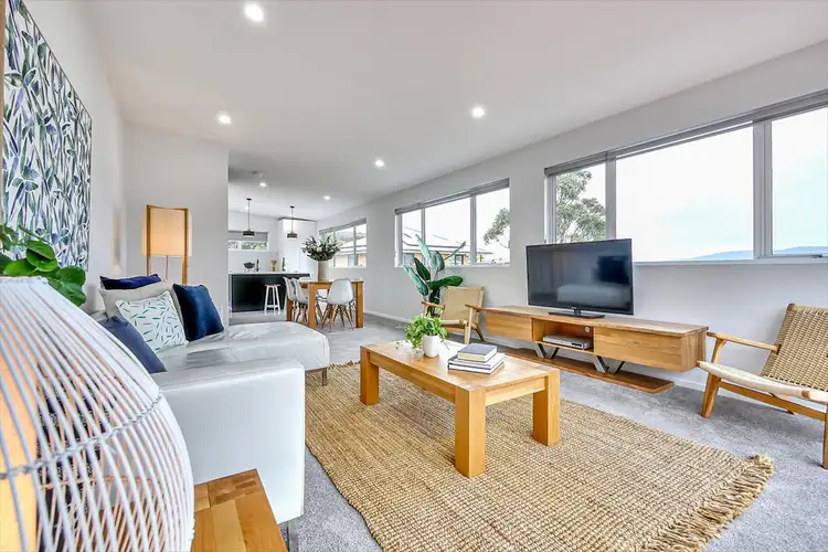 3/8 Vienne Drive, Howrah TAS 7018