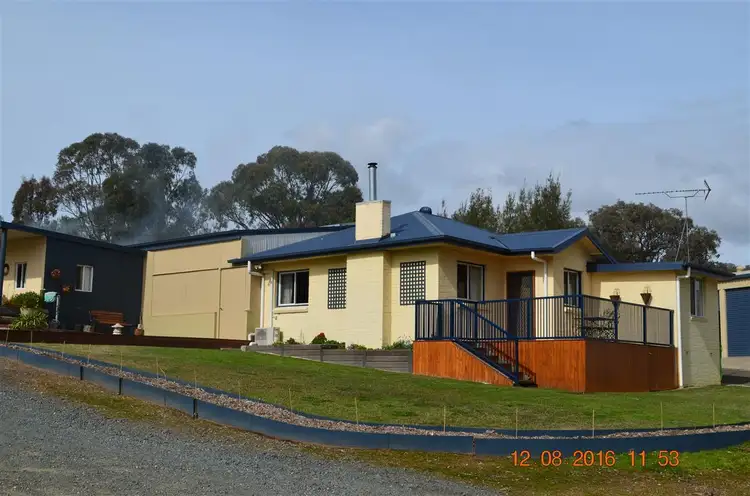 72 Fairway Drive, Tumut NSW 2720