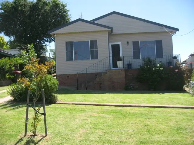 12 Howard Street, Parkes NSW 2870