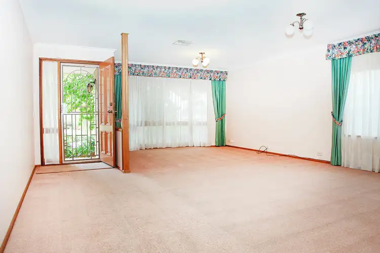 Fourth view of Homely house listing, 10 Ashmore Place, Onkaparinga Hills SA 5163