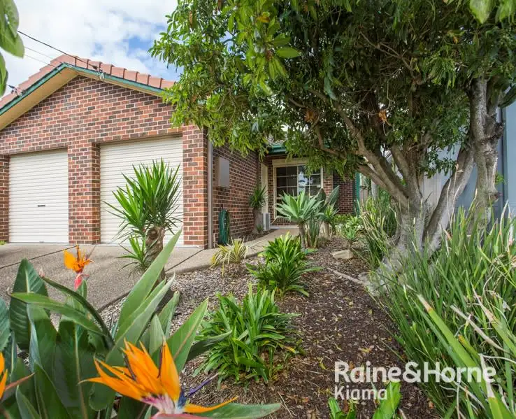 Fifth view of Homely semi-detached listing, 9B Kiarama Avenue, Kiama Downs NSW 2533