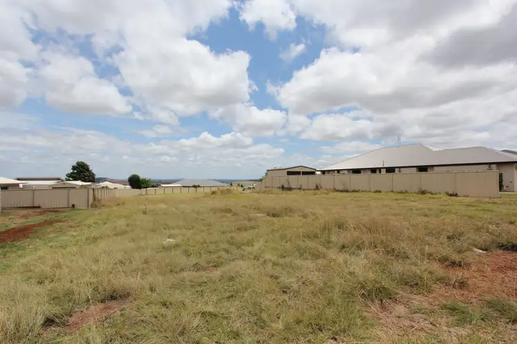 19 Bridgeman Pde, Kingaroy QLD 4610