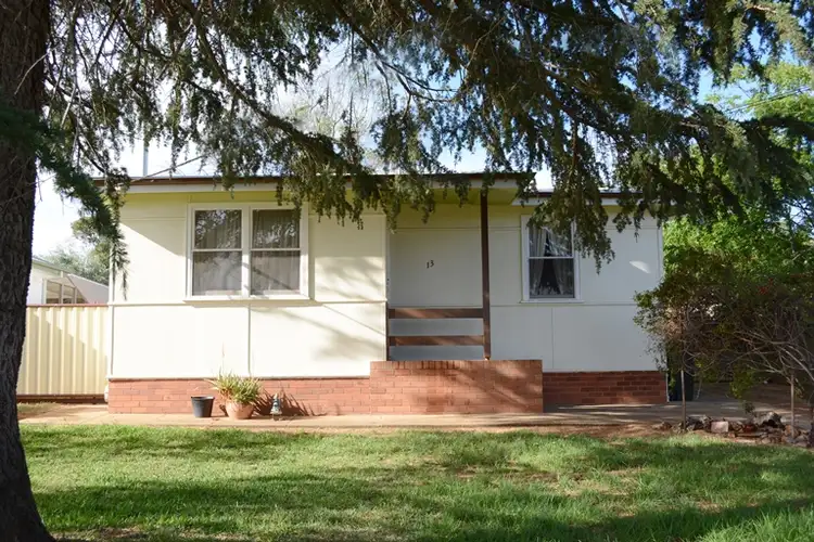 13 Walterbull Crescent, Griffith NSW 2680