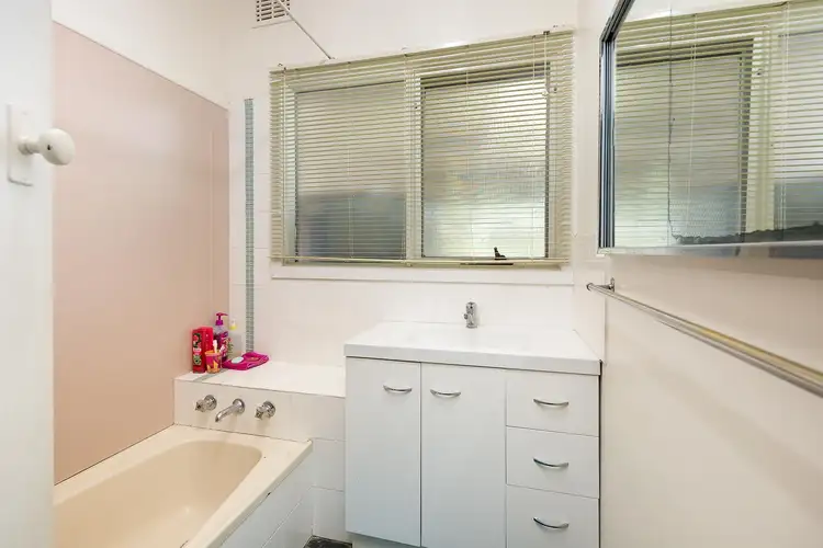 Seventh view of Homely house listing, 52 Queen Elizabeth Drive, Tallangatta VIC 3700